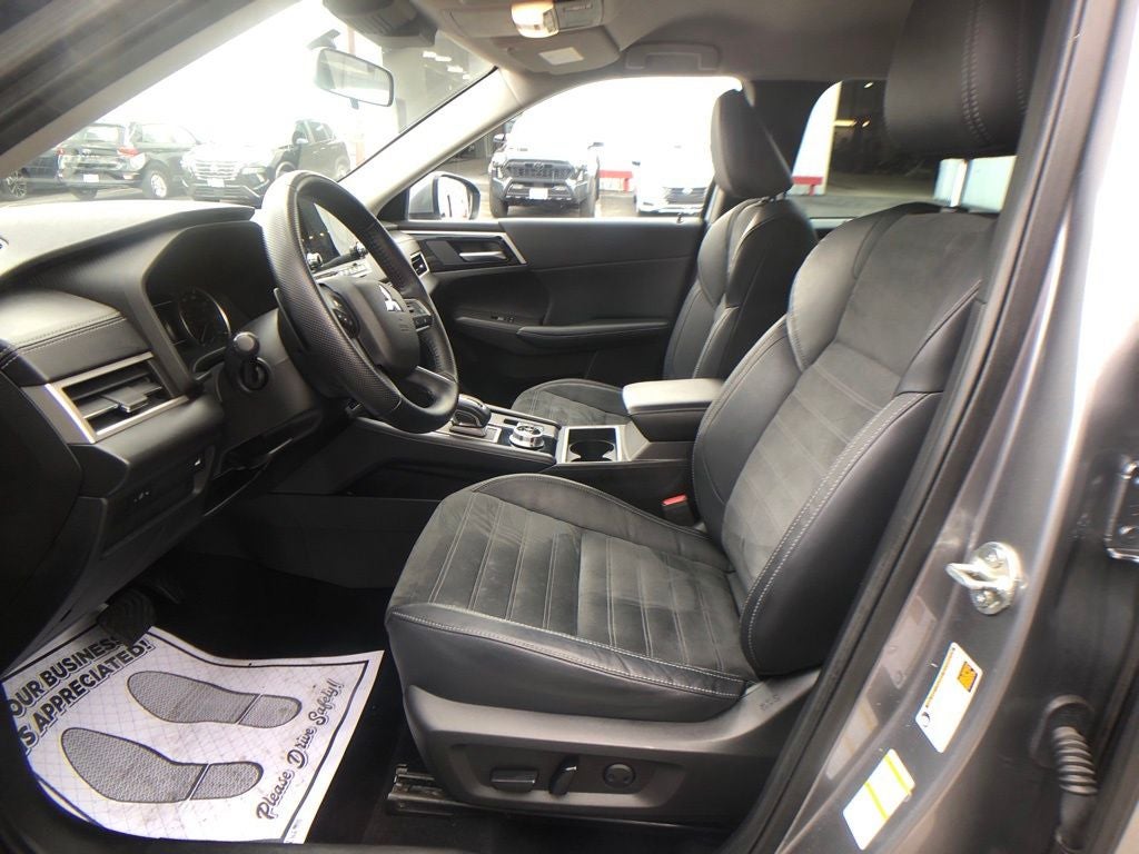 2022 Mitsubishi Outlander SE
