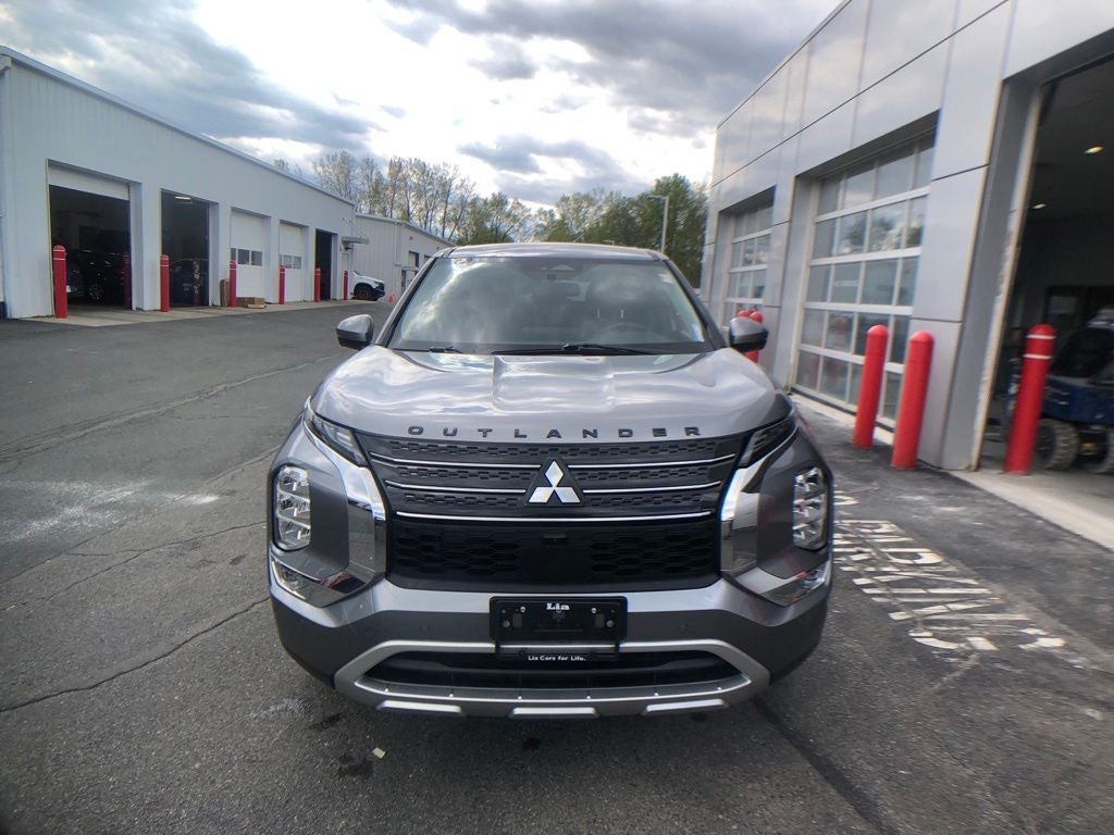 2022 Mitsubishi Outlander SE