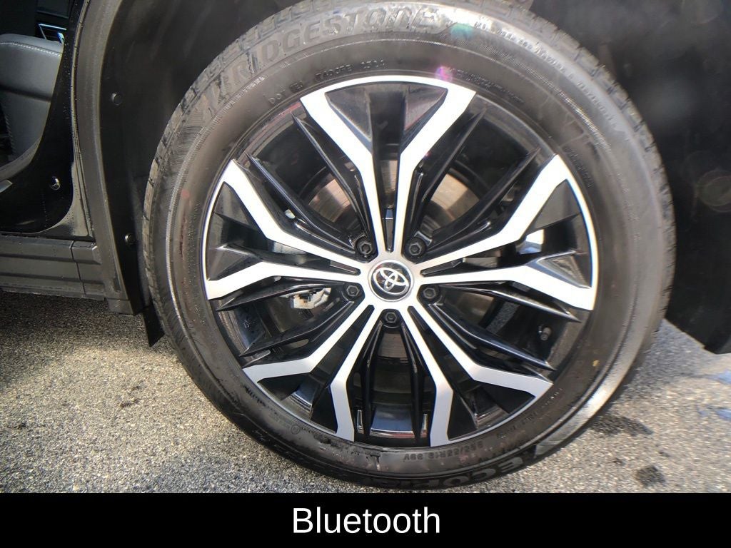 2025 Toyota Crown Signia XLE