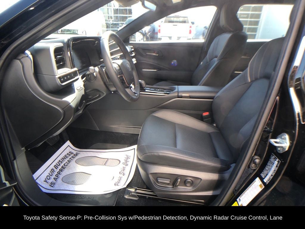 2025 Toyota Crown Signia XLE