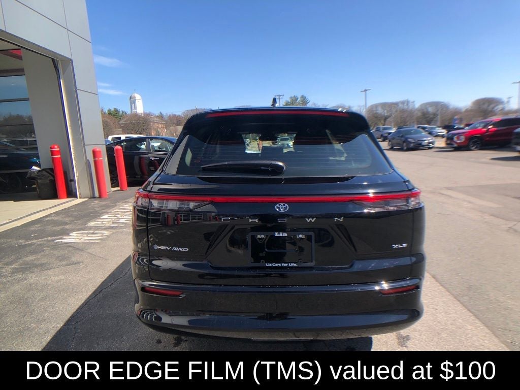 2025 Toyota Crown Signia XLE