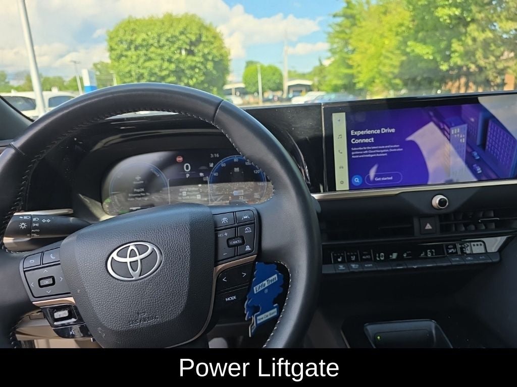 2025 Toyota Crown Signia XLE