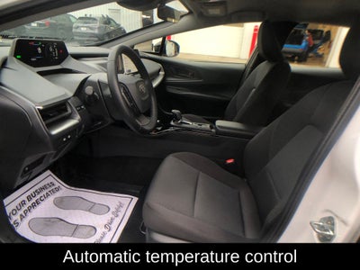 2025 Toyota Prius LE