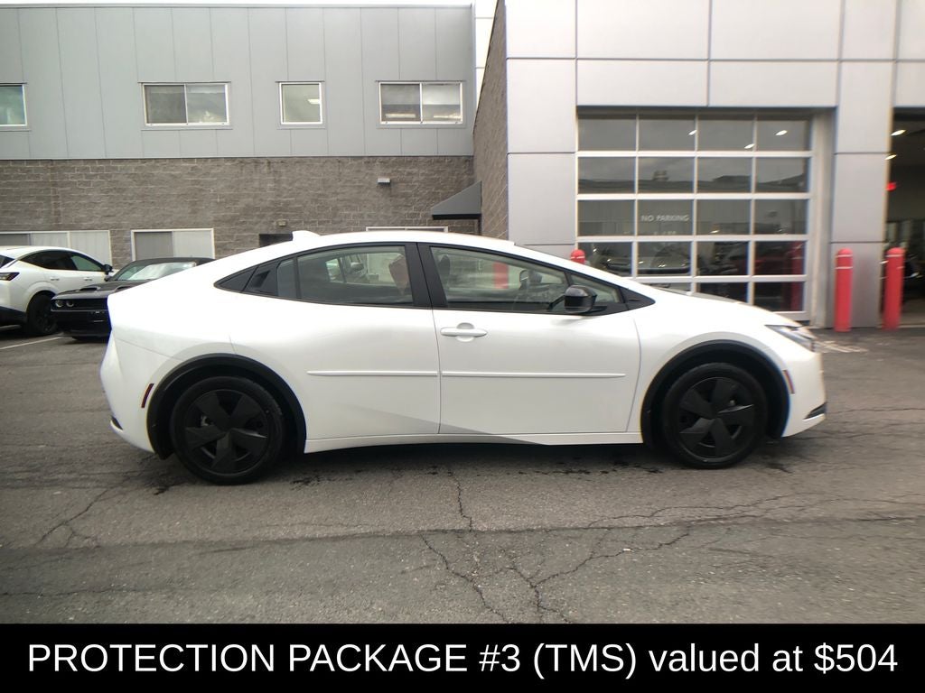 2025 Toyota Prius LE