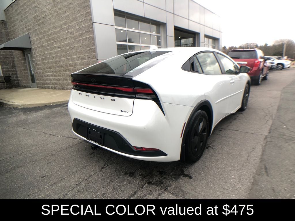 2025 Toyota Prius LE