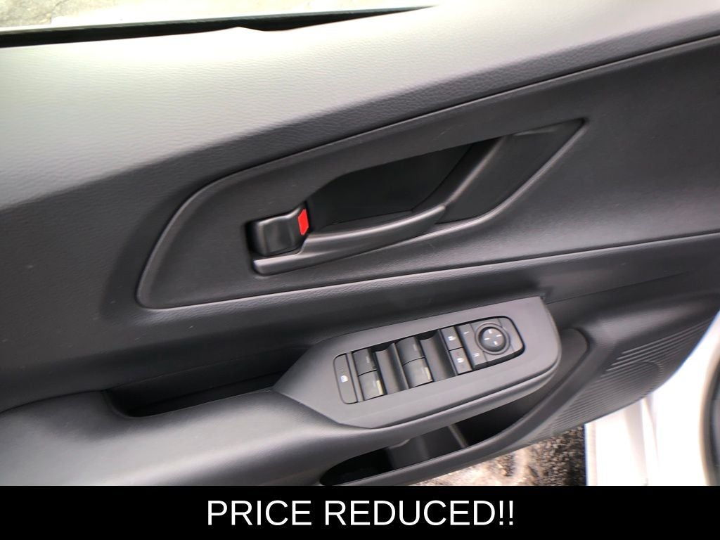 2025 Toyota Prius Plug-In Hybrid SE