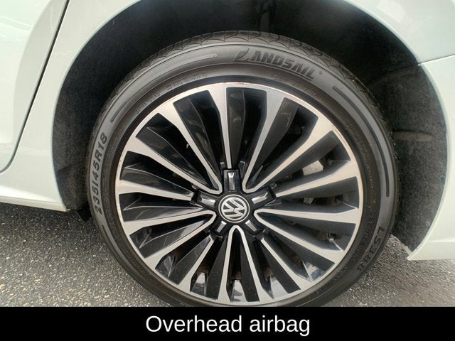 2022 Volkswagen Passat 2.0T Limited Edition