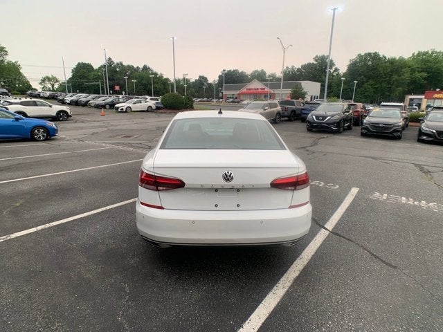 2022 Volkswagen Passat 2.0T Limited Edition