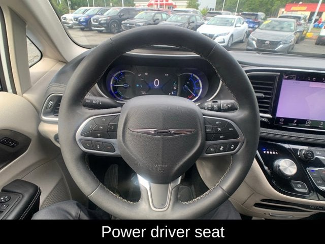 2023 Chrysler Pacifica Hybrid Touring L