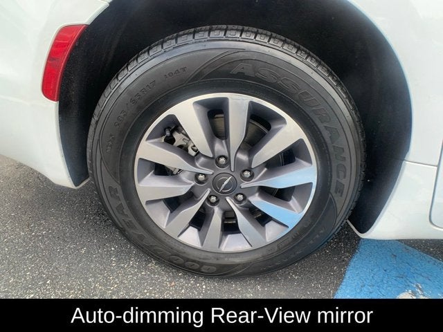 2023 Chrysler Pacifica Hybrid Touring L