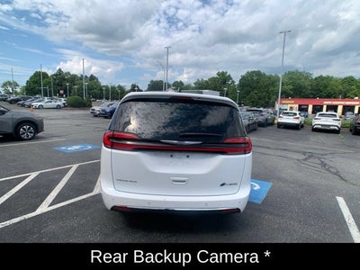 2023 Chrysler Pacifica Hybrid Touring L
