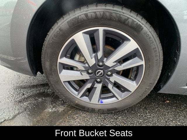 2023 Nissan Versa SV
