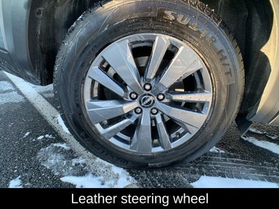 2024 Nissan Pathfinder SV