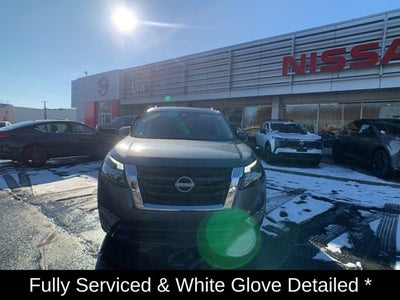 2024 Nissan Pathfinder SV