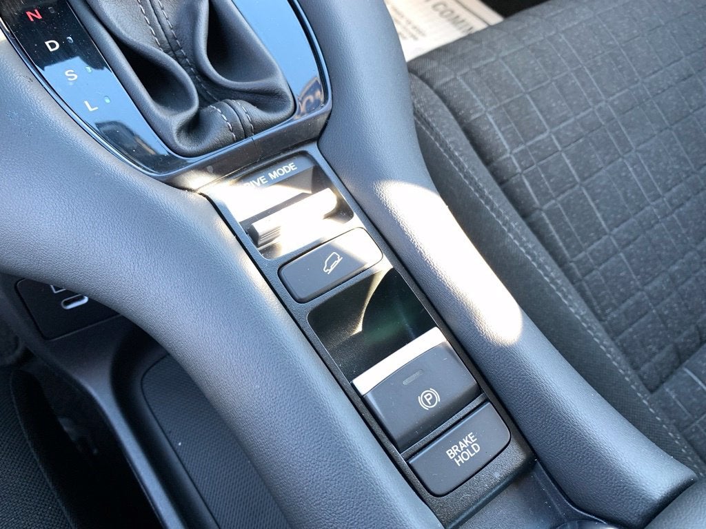 2025 Honda HR-V LX
