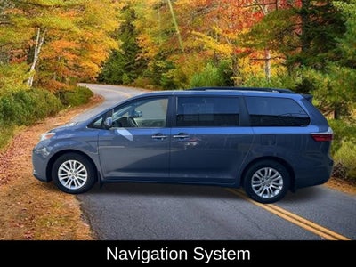 2017 Toyota Sienna XLE Premium 8 Passenger
