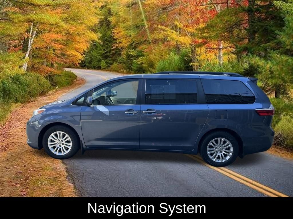 2017 Toyota Sienna XLE Premium 8 Passenger