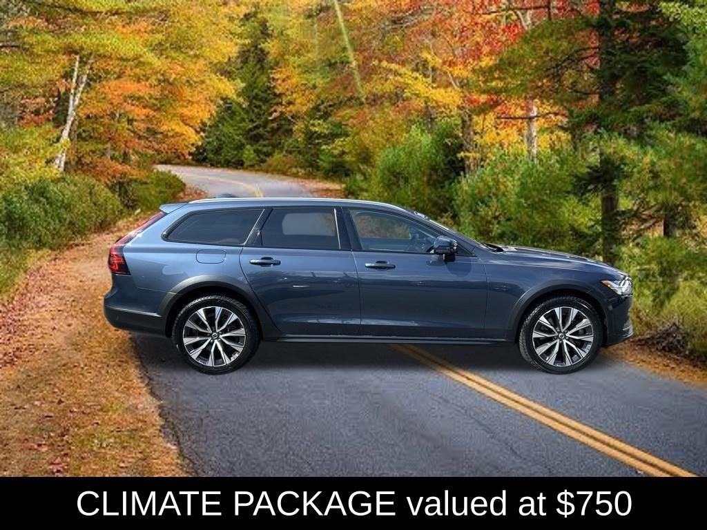 2024 Volvo V90 Cross Country B6