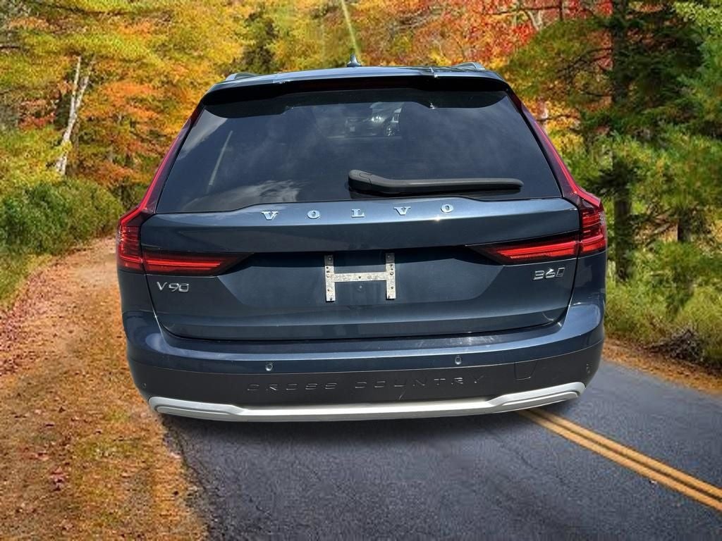 2024 Volvo V90 Cross Country B6