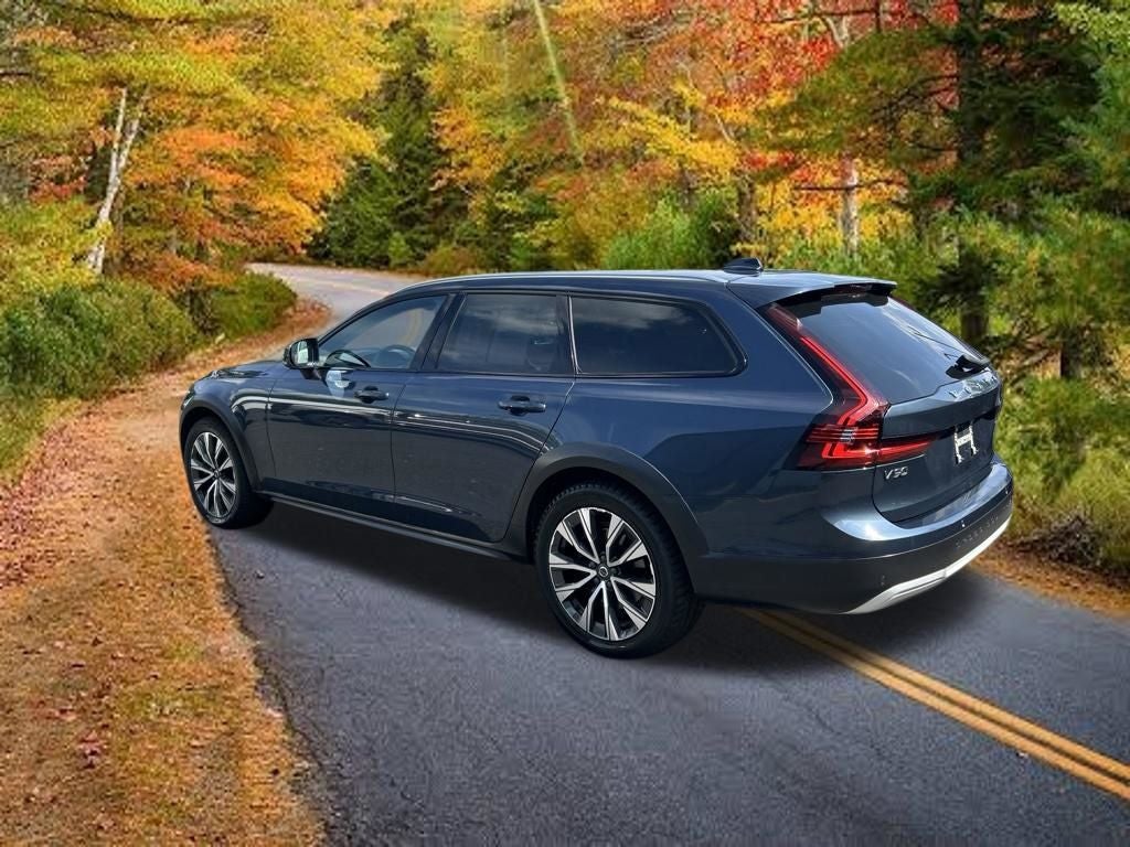 2024 Volvo V90 Cross Country B6