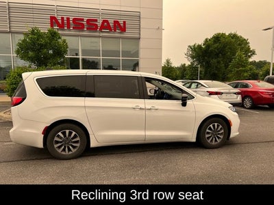 2024 Chrysler Pacifica Hybrid Select
