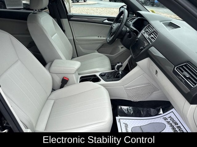 2022 Volkswagen Tiguan SE R-Line Black