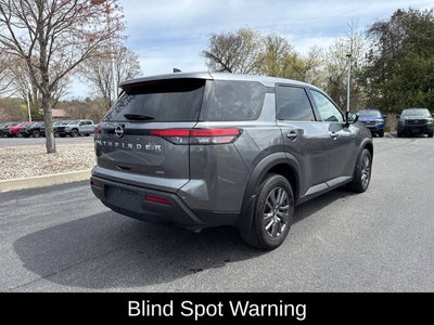 2024 Nissan Pathfinder S