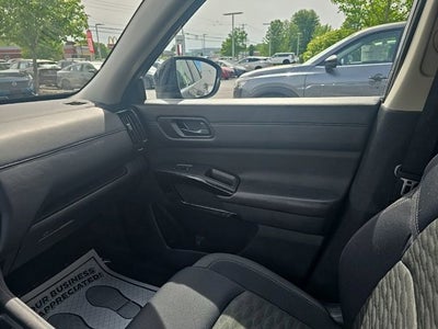 2024 Nissan Pathfinder S