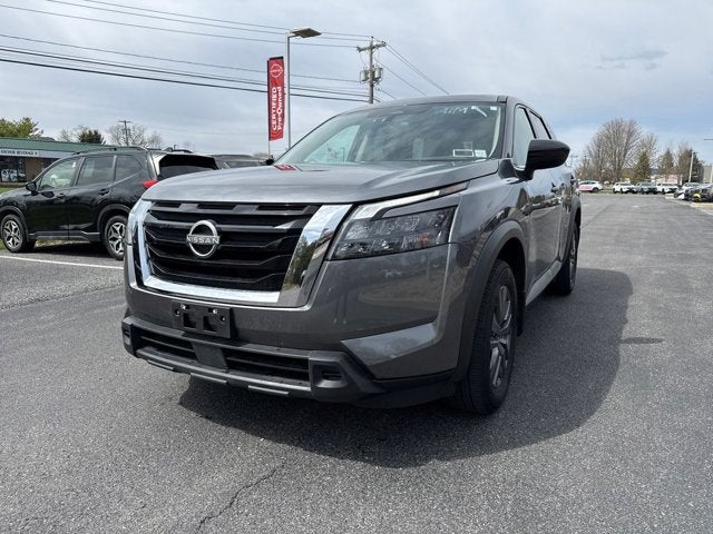 2024 Nissan Pathfinder S
