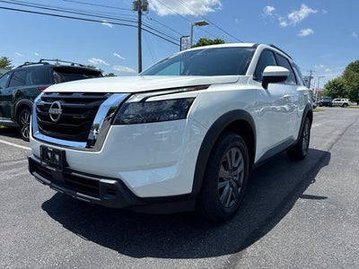 2025 Nissan Pathfinder SV