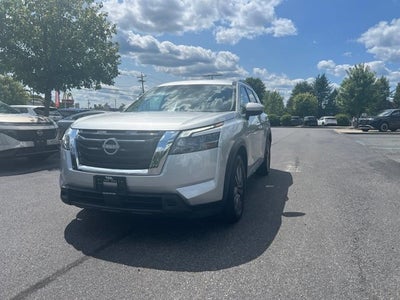 2024 Nissan Pathfinder SV