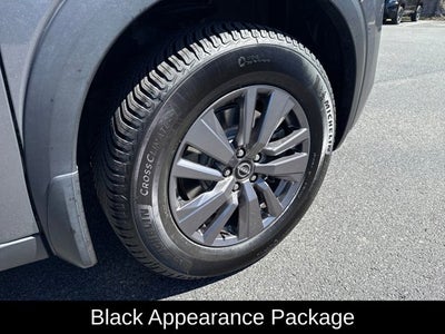 2023 Nissan Pathfinder SV