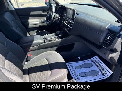 2023 Nissan Pathfinder SV