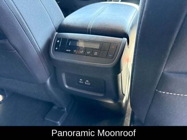 2023 Nissan Pathfinder SV