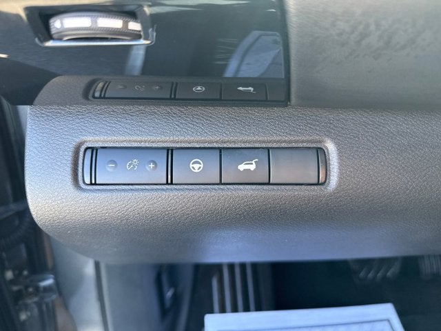 2023 Nissan Pathfinder SV