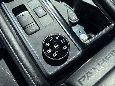 2023 Nissan Pathfinder SV