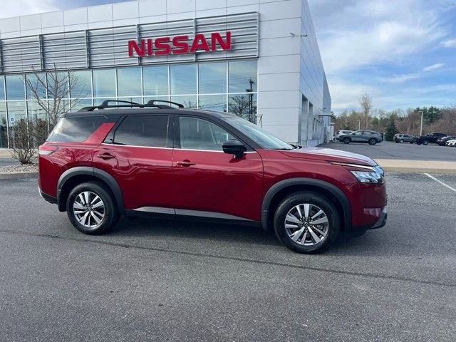 2022 Nissan Pathfinder SL