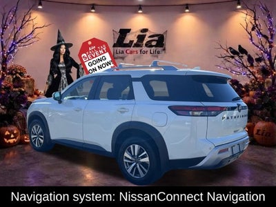 2023 Nissan Pathfinder SL
