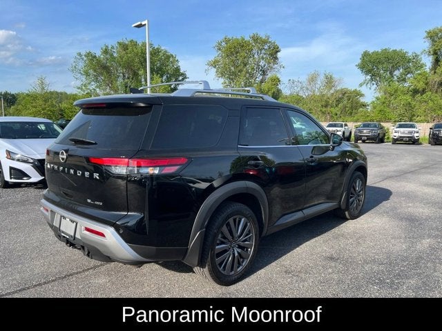 2023 Nissan Pathfinder SL