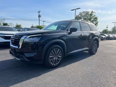 2023 Nissan Pathfinder SL