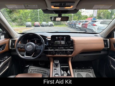 2023 Nissan Pathfinder Platinum