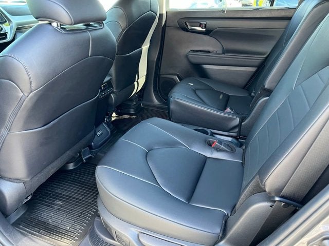 2024 Toyota Highlander Hybrid XLE