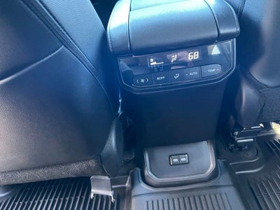 2024 Toyota Highlander Hybrid XLE