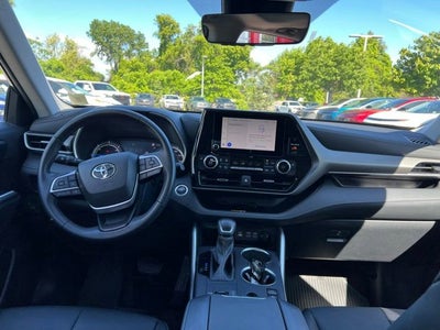2024 Toyota Highlander Hybrid XLE