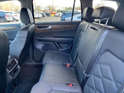 2025 Volkswagen Atlas 2.0T SE w/Technology