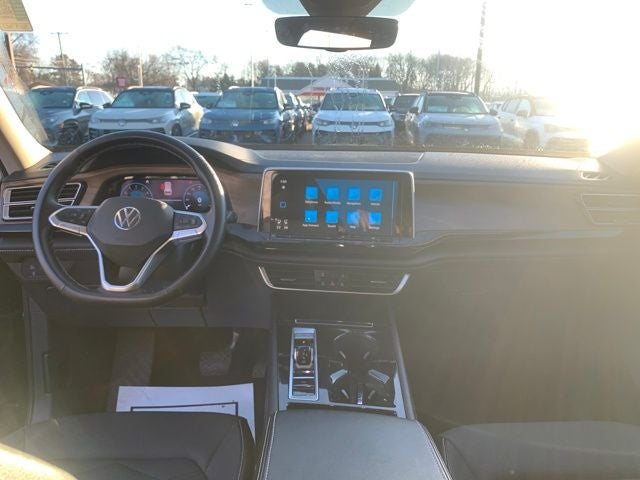 2025 Volkswagen Atlas 2.0T SE w/Technology