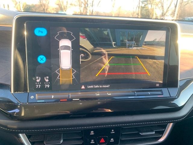 2025 Volkswagen Atlas 2.0T SE w/Technology