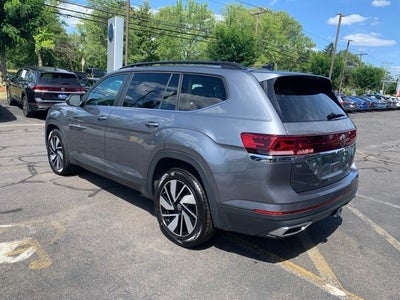 2025 Volkswagen Atlas 2.0T SE w/Technology