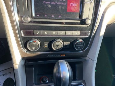 2016 Volkswagen Passat 1.8T SE