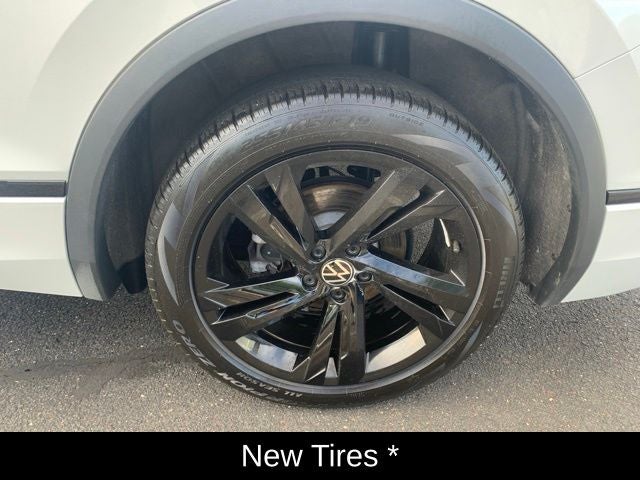 2024 Volkswagen Tiguan 2.0T SE R-Line Black